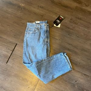 Levi 501 original cropped women’s jeans NWT